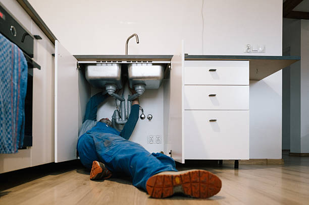 Professional Emergency Plumber technician working in Stateline, NV